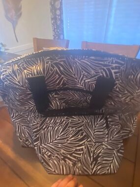 Tote Bag Feather with Makeup/Accessories Bag